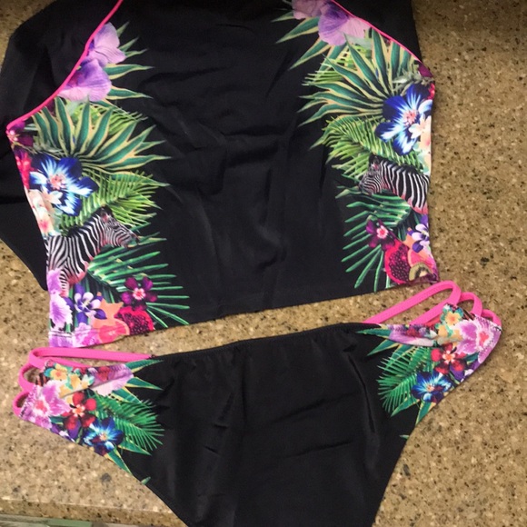 Victoria Secret 2 pc swimsuit Size M - Picture 6 of 6